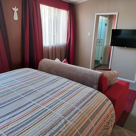 Bed And Breakfast Happy Home Taupo Accommodation Экстерьер фото