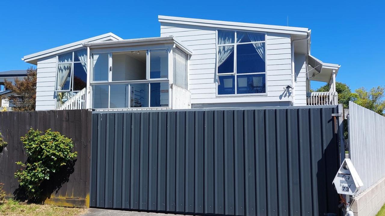Bed And Breakfast Happy Home Taupo Accommodation Экстерьер фото