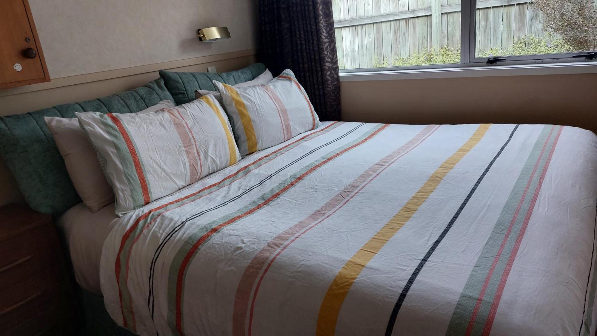 Bed And Breakfast Happy Home Taupo Accommodation Экстерьер фото