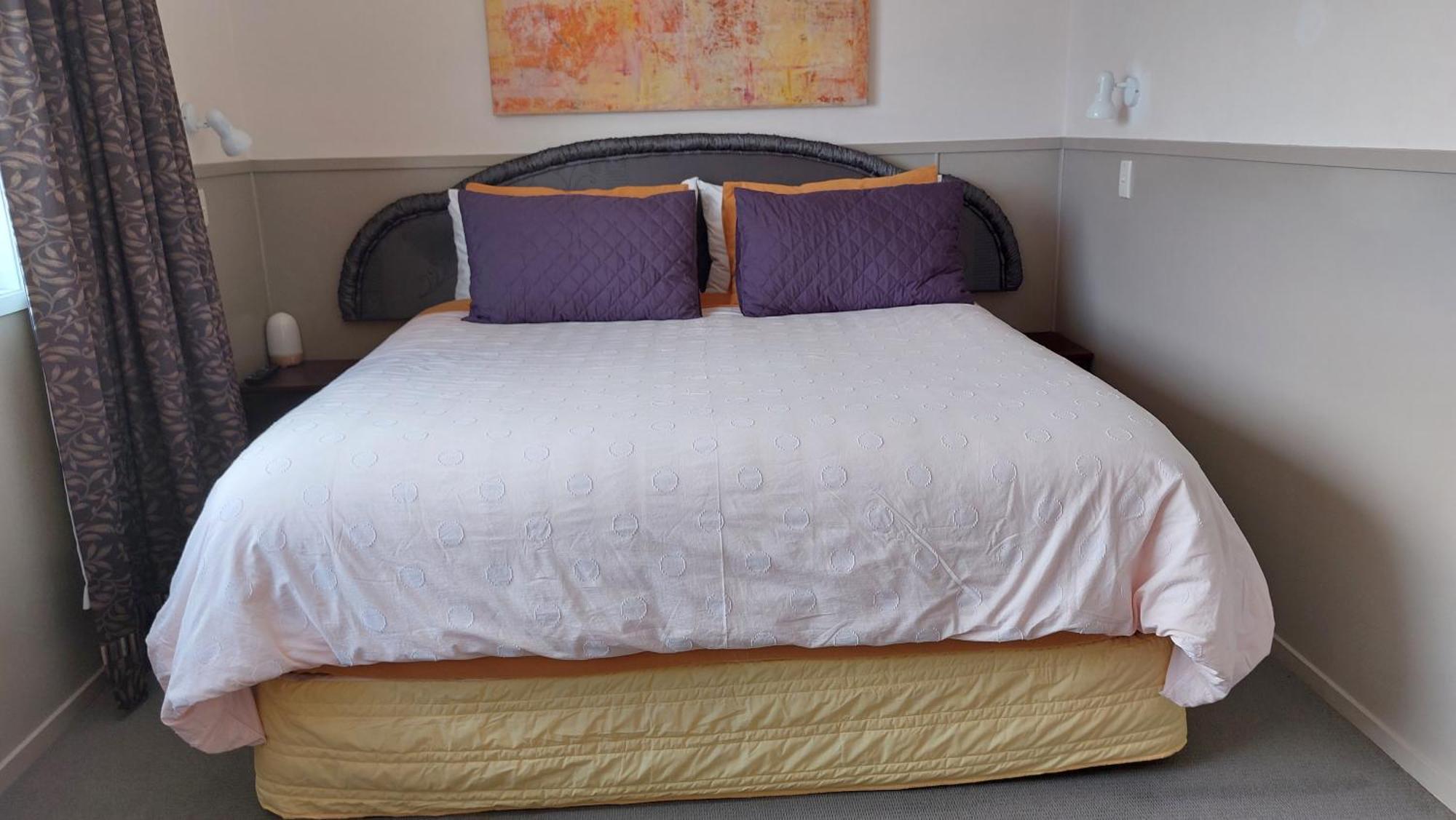 Bed And Breakfast Happy Home Taupo Accommodation Экстерьер фото