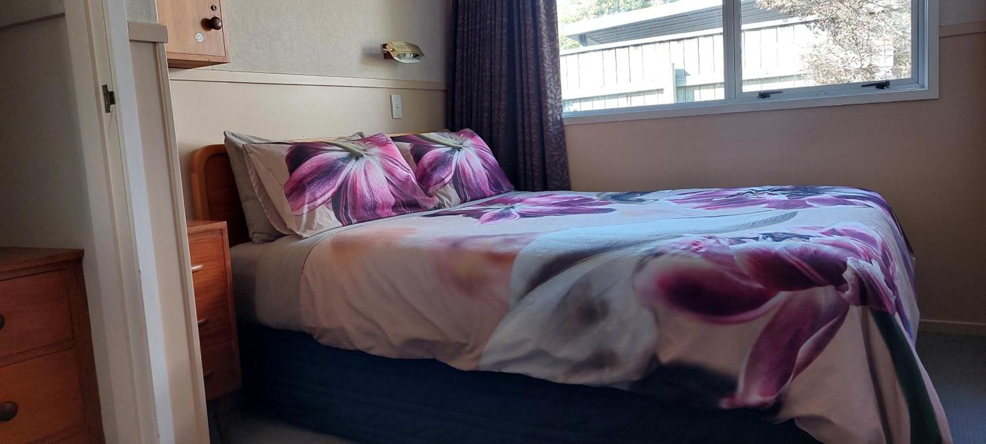 Bed And Breakfast Happy Home Taupo Accommodation Экстерьер фото