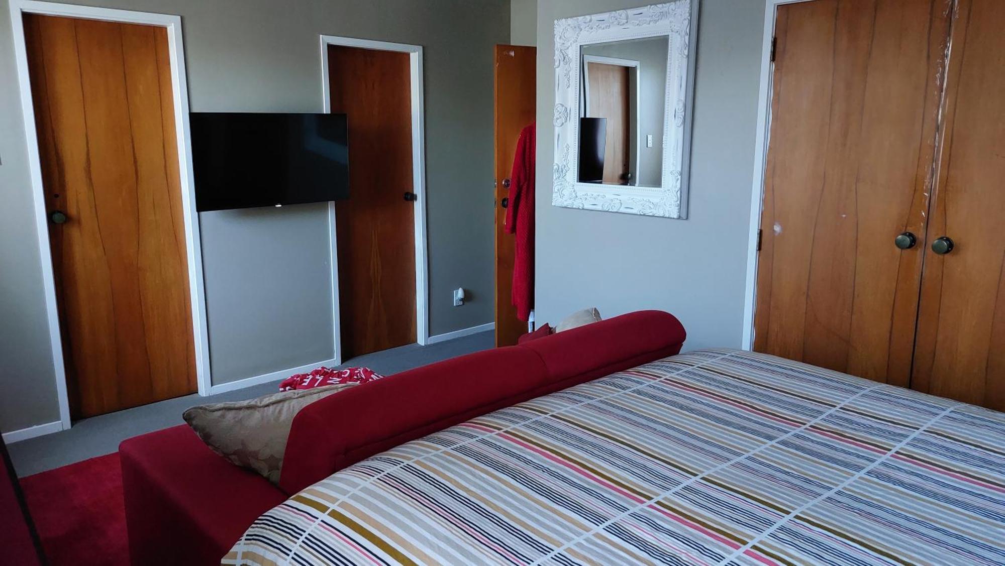 Bed And Breakfast Happy Home Taupo Accommodation Экстерьер фото